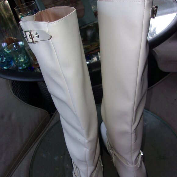 PINK KISS WHITE FAUX LEATHER BUCKLE ACCENT KNEE HIGH LADIES BOOTS SZ 9 BRAND NEW - Picture 6 of 6